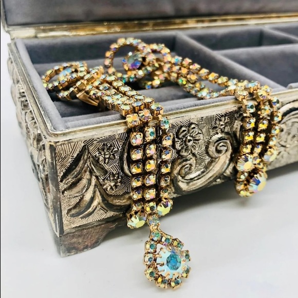 Vintage Aurora Borealis crystal rhinestone duster earrings 💎 - Picture 3 of 9